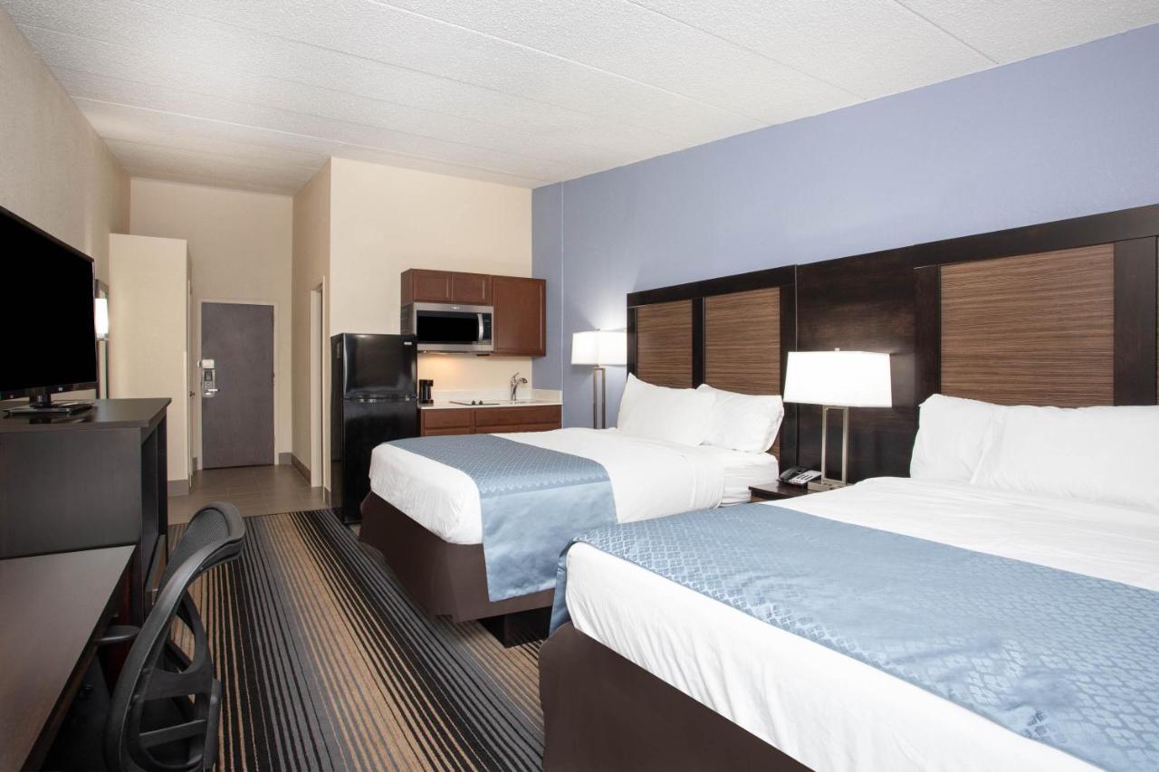 Wingate By Wyndham Bloomington Hotell Exteriör bild