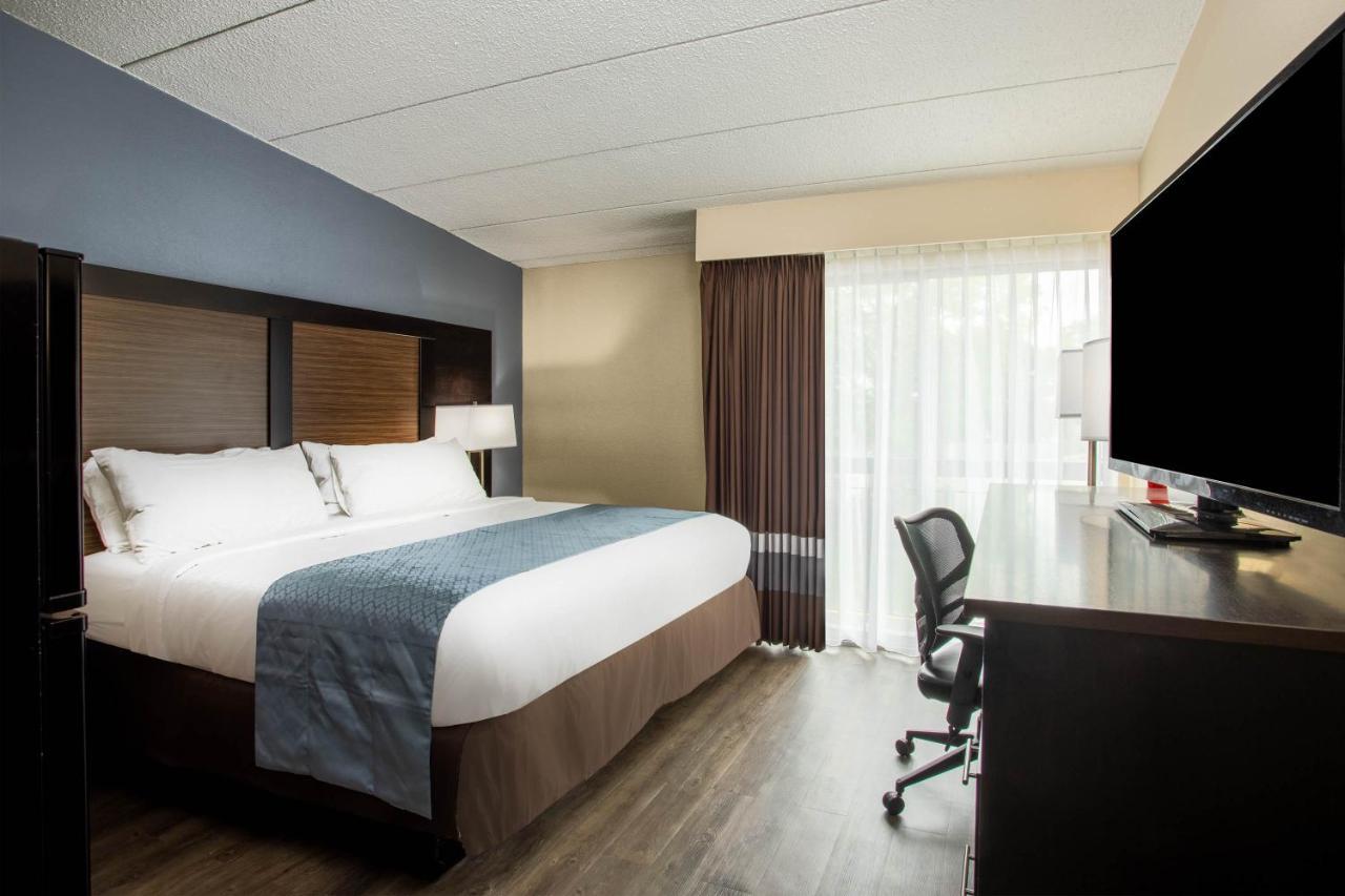 Wingate By Wyndham Bloomington Hotell Exteriör bild