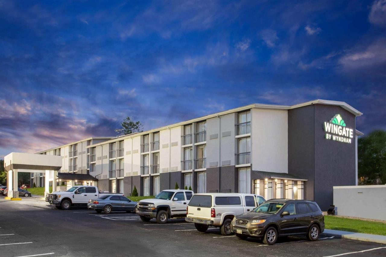 Wingate By Wyndham Bloomington Hotell Exteriör bild